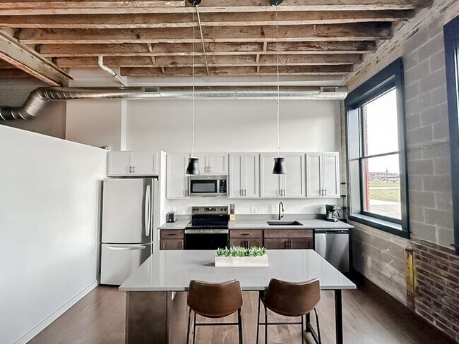 Foto del edificio - 605 W 4th St N