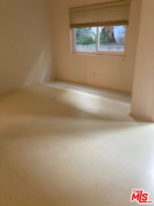 Foto del edificio - 1203 N Sweetzer Ave