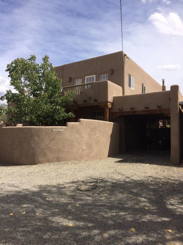 Primary Photo - 1235 Cerro Gordo Rd