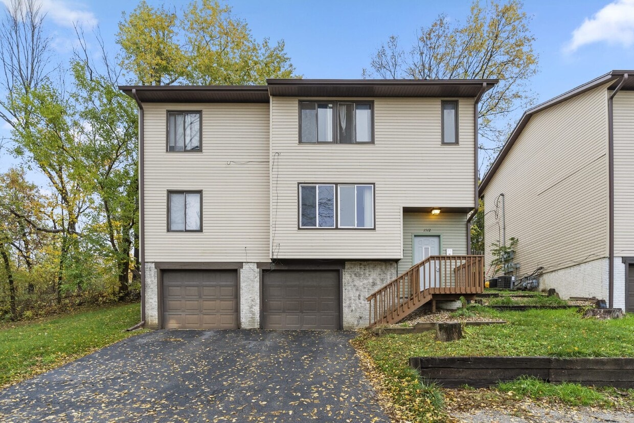 Primary Photo - 2 Bedroom | 1 Bathroom Apartment in Cedar ...