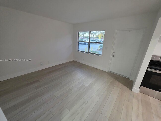 Building Photo - 101 NE 41st St