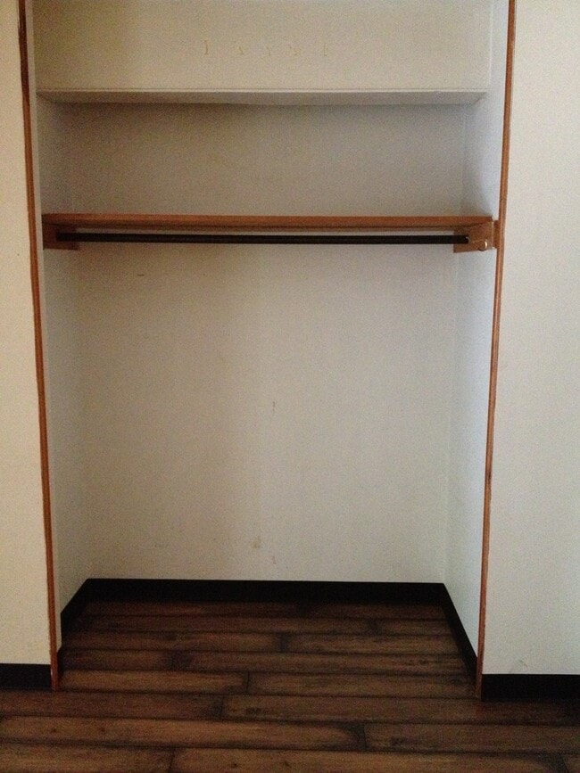 Building Photo - 1BR/1BA Unit in Great Location Close to Downtown & Schools! AVAIL. AUG 1, 2026