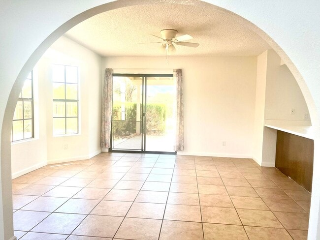 Building Photo - 2340 S Iris Dr