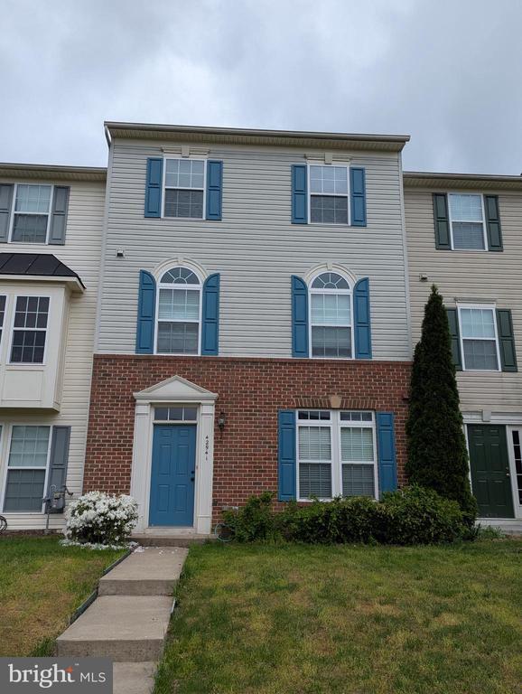 Foto principal - 42941 Edgewater St
