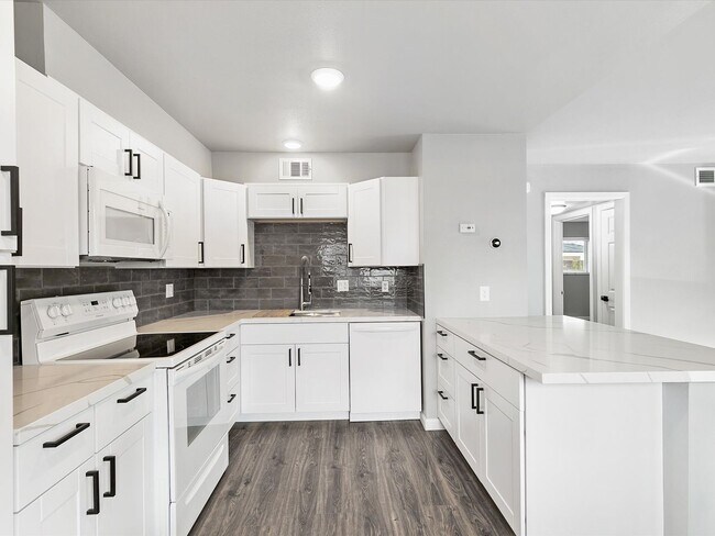 Foto del edificio - Move in Ready in Midtown!