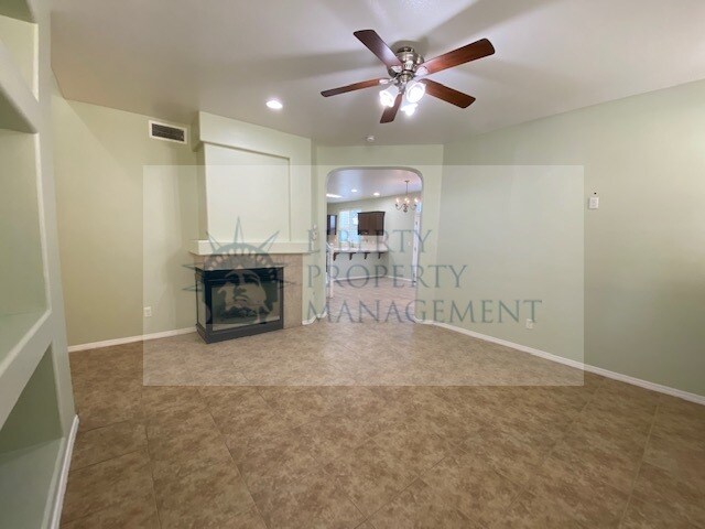 Building Photo - 3782 W Persimmon Ln
