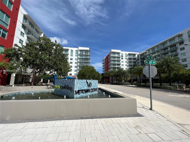 Foto del edificio - 7825 NW 107th Ave