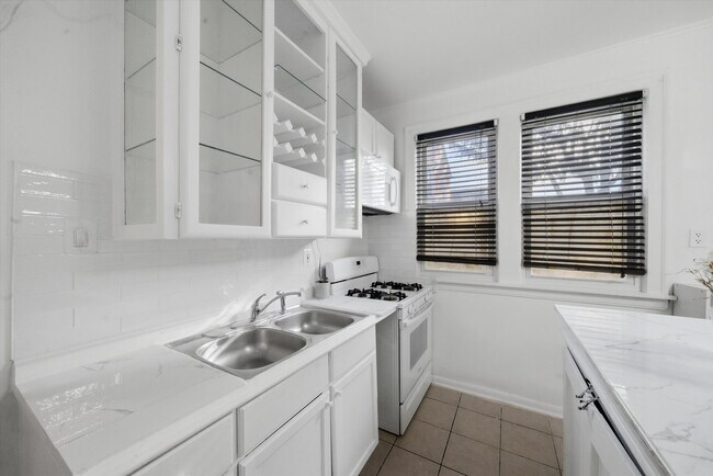 Foto del edificio - 3835 W 65th St