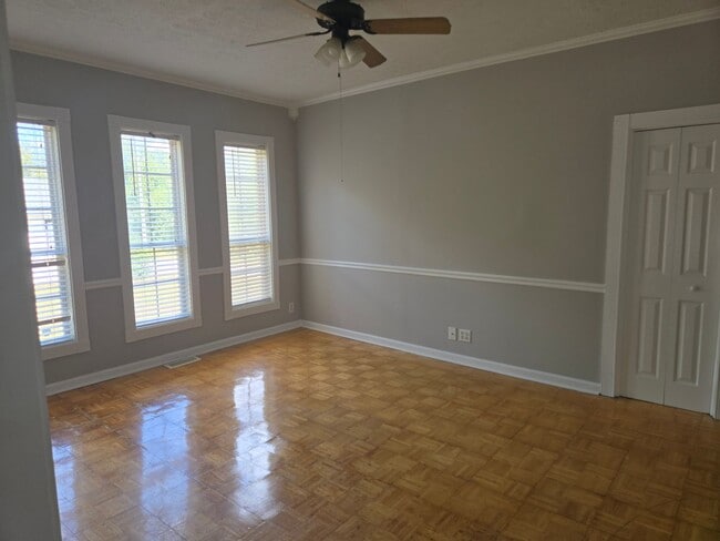 Building Photo - Available Now!  Affordable, Move-In Ready ...