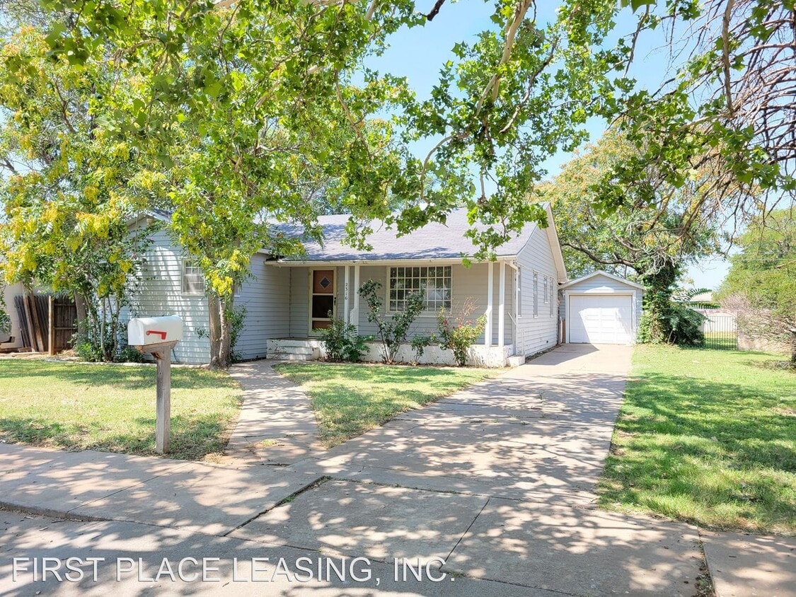 Primary Photo - 4 br, 2 bath House - 2316 Axtell St.