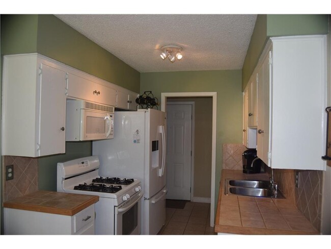 Building Photo - 7611 Eastcrest Dr