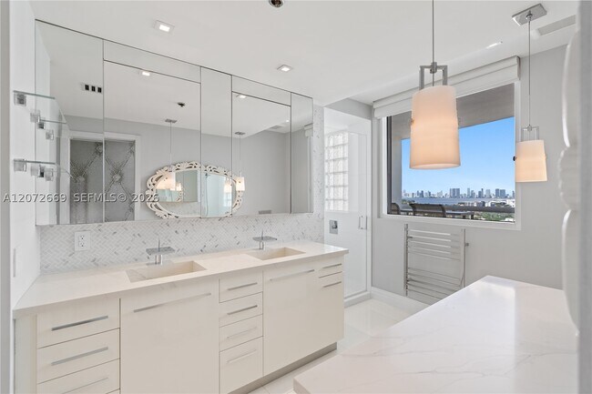 Building Photo - 4201 Collins Ave