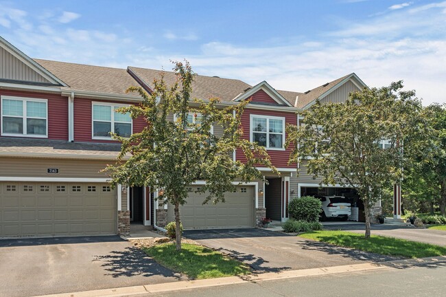 Building Photo - Spacious 3-Bedroom Townhome in Prime Savage/Prior Lake Location