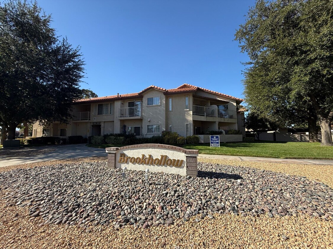 Foto principal - Jess Ranch- Brookhollow Condo, 55+ Communi...