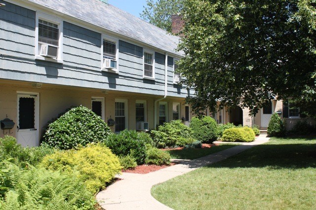Primary Photo - 648 Beverly Rd