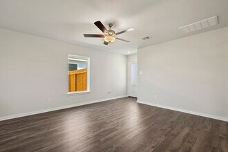 Building Photo - 10402 Red Cardinal Dr