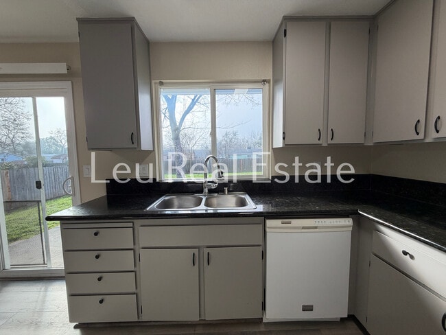 Building Photo - 7628 N Colony Wy