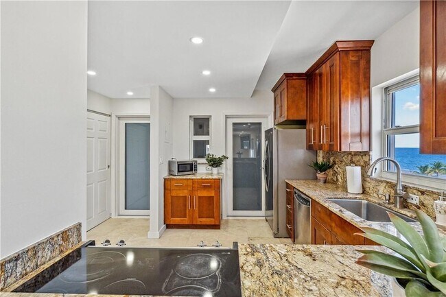 Foto del edificio - 320 S Surf Rd