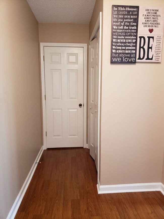 Foto del edificio - 2372 Orvis St