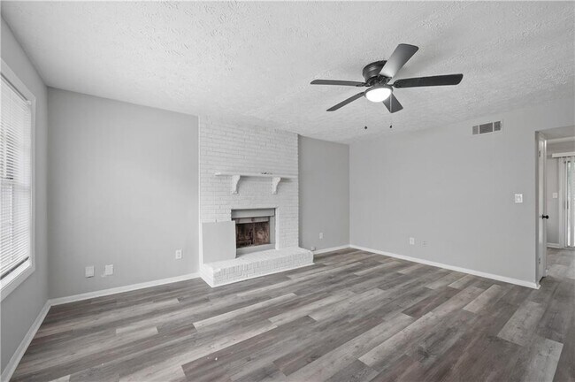 Building Photo - 2897 Spruce Cir