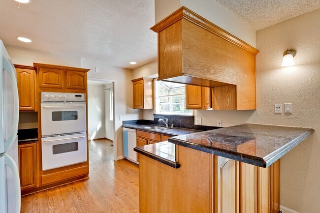 Building Photo - 10534 Deodara Dr