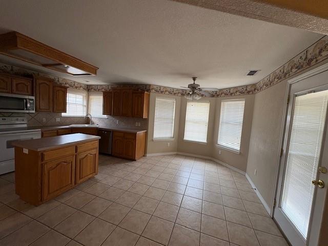 Foto del edificio - 5402 Willow View Rd