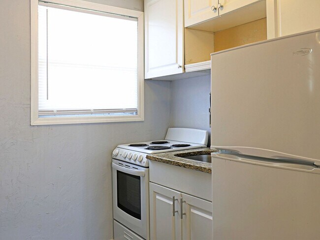 Building Photo - Duplex Lehigh Acres 44-A
