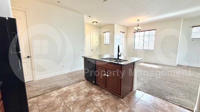 Foto del edificio - 1456 E 9th St