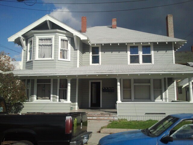 Frente del edificio. #C está en la parte superior derecha. - 256 SW 4th St