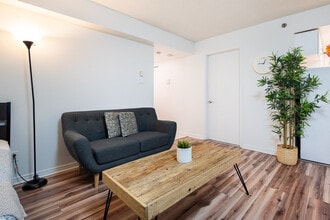 Building Photo - 1206 Rue Sanguinet