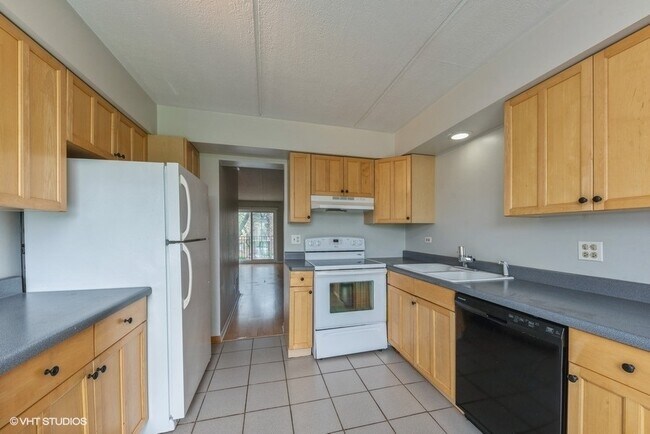 Foto del edificio - 5513 Chateau Dr