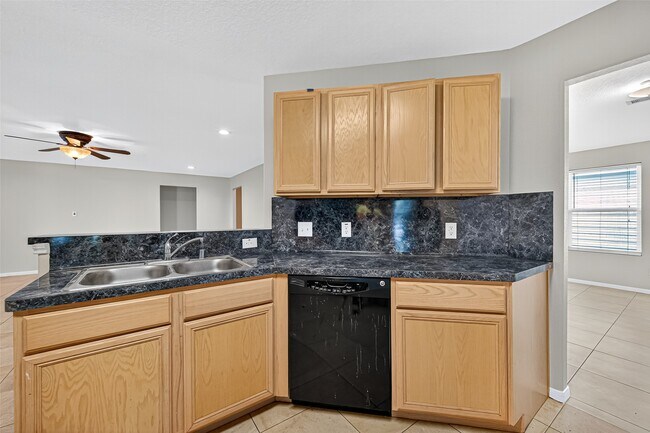 Foto del edificio - 3343 Apple Dale Dr