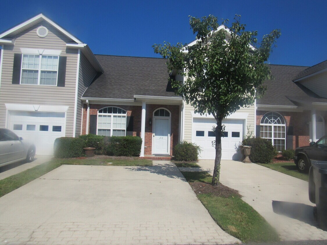 Primary Photo - Townhouse located in Evans, Georgia!