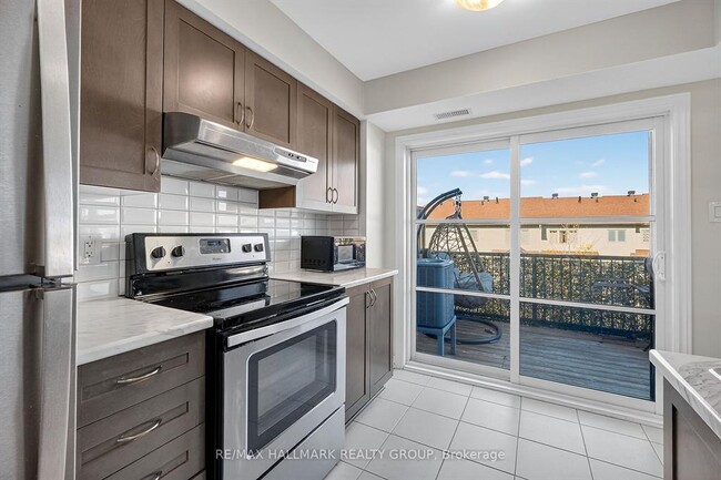 Building Photo - 235 Infusion Private