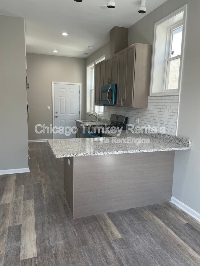 Building Photo - 2822 W 25th St