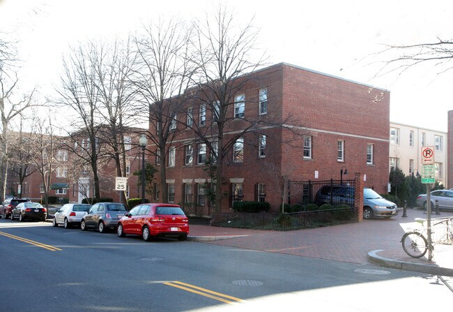 Building Photo - 2530 Q St NW