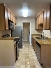 Building Photo - 2250 Monroe St