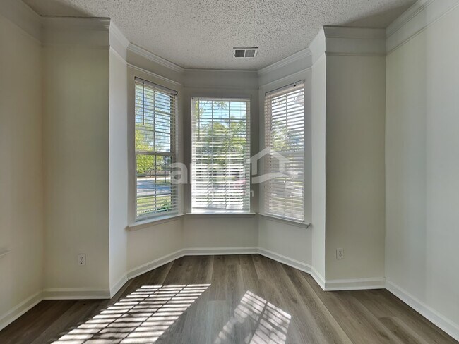 Foto del edificio - 145 Sandy Ln