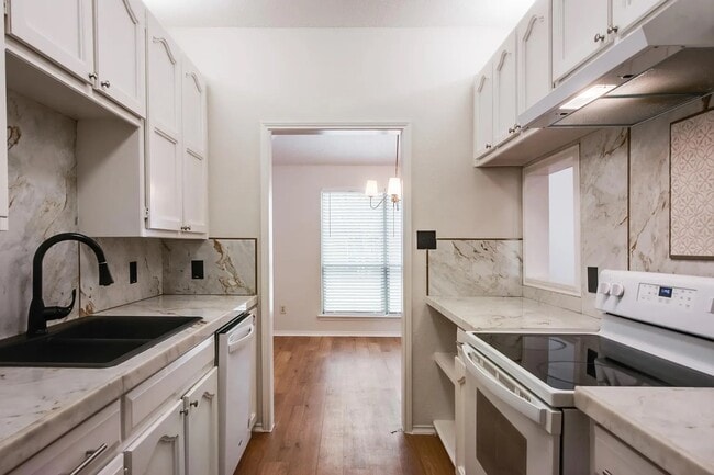 Photo - 500 Norwood Pl Townhome