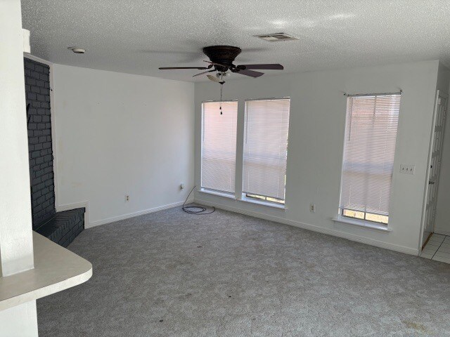 Foto del edificio - 70 Cypress Grove Ct