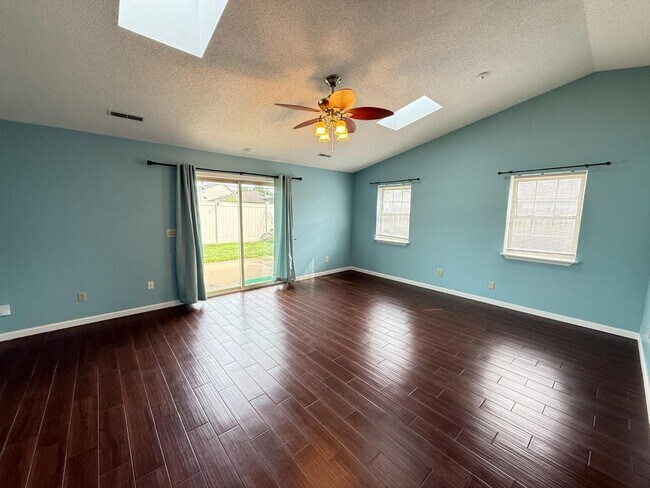 Building Photo - 3416 Alvin Dr