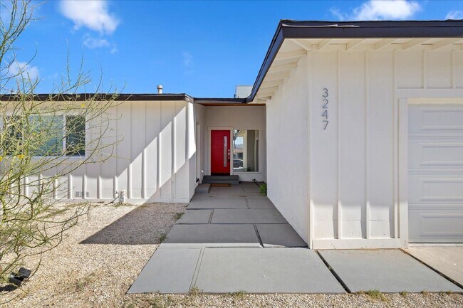 Building Photo - Beautifully Renovated 3-Bedroom Home in Ba...