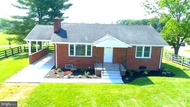 Building Photo - 43129 Lucketts Rd