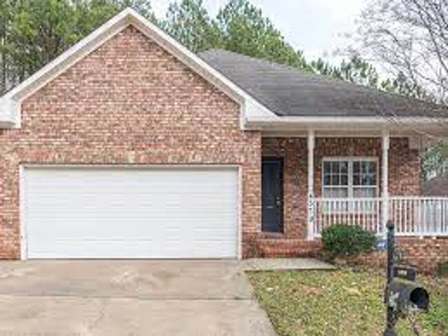 Building Photo - Stunningly Beautiful Brick Masterpiece