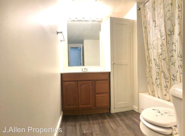 Building Photo - 700 S 4th St