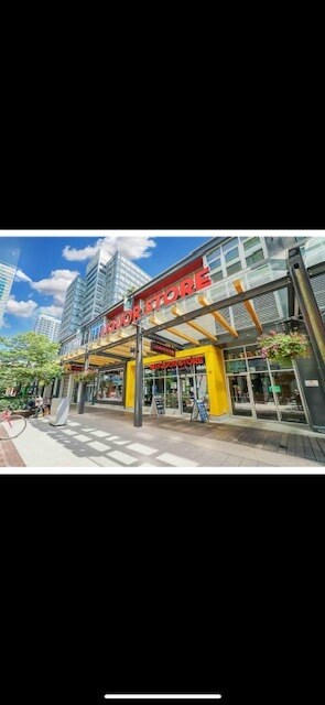 Photo du bâtiment - 488 Marine Dr SW