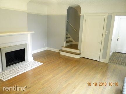Building Photo - 3 br, 1.5 bath Duplex - 2338 Riverside Dr NE