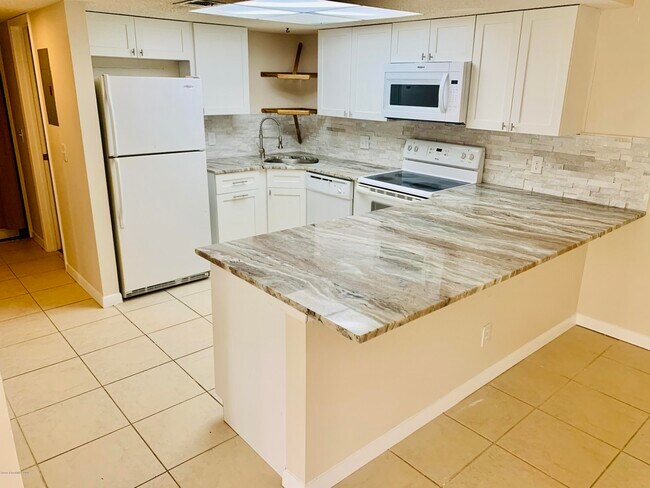 Foto del edificio - 1648 Sunny Brook Ln