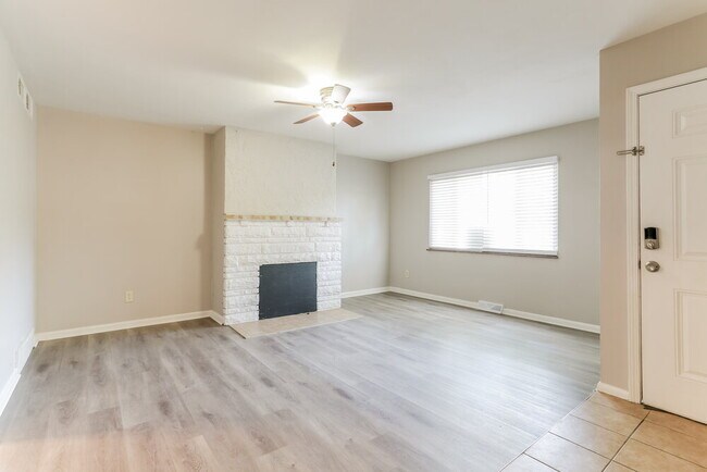 Foto del edificio - 53 Fernhill Ave