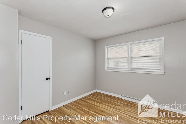 Building Photo - 3 br, 1 bath House - 3157 S Elizabeth